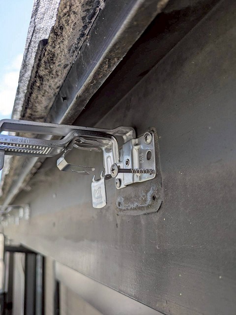 雨樋取付金具取付