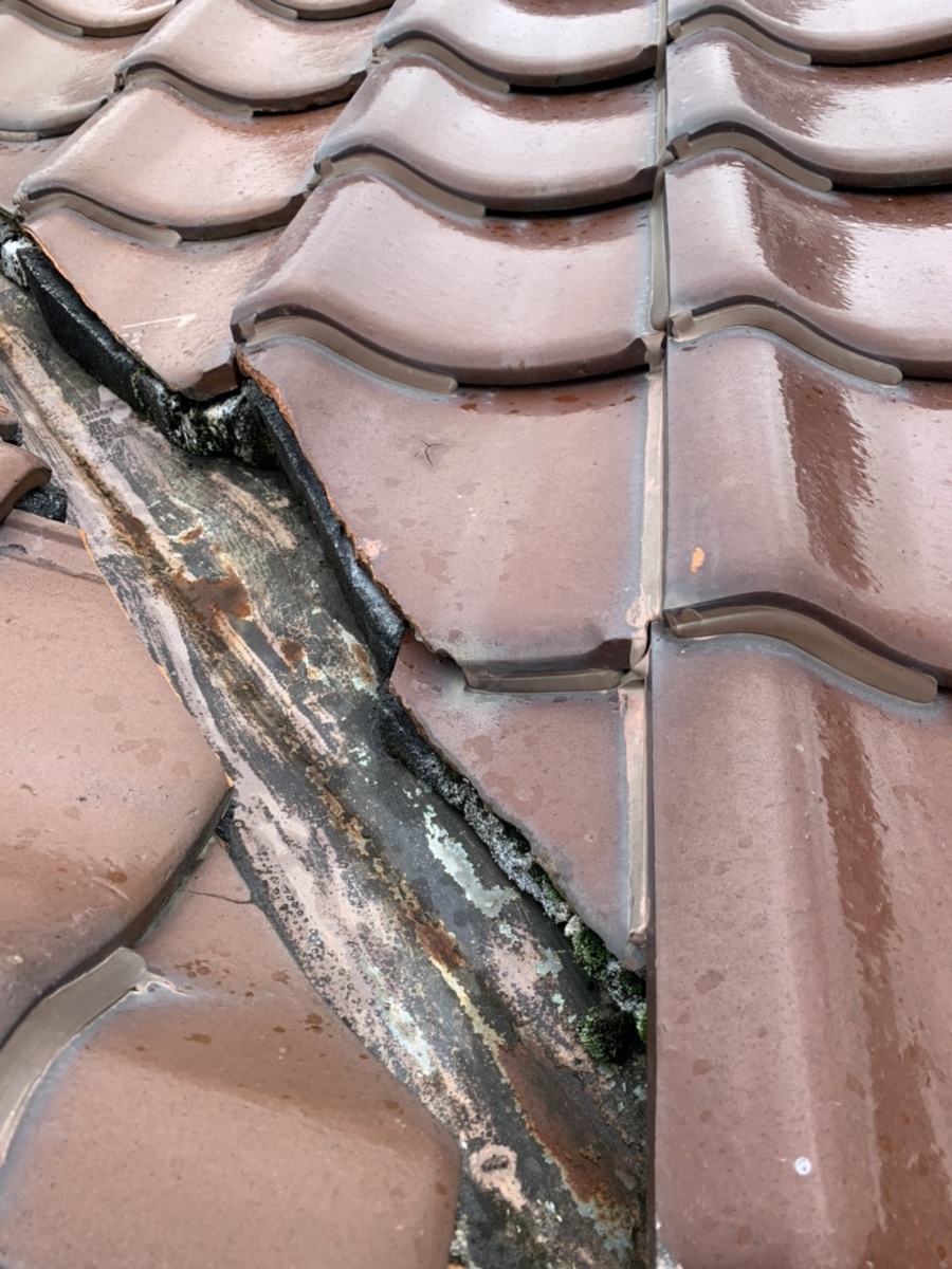 瓦屋根、漆喰剥がれ