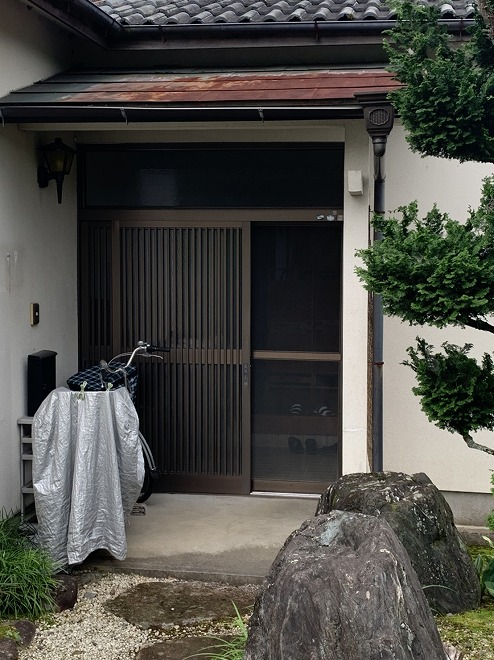 雨樋破損、現地調査前外観