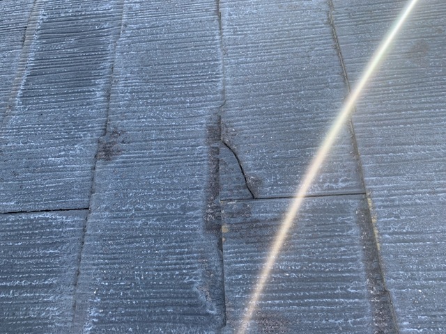 いなべ市のスレートの割れ