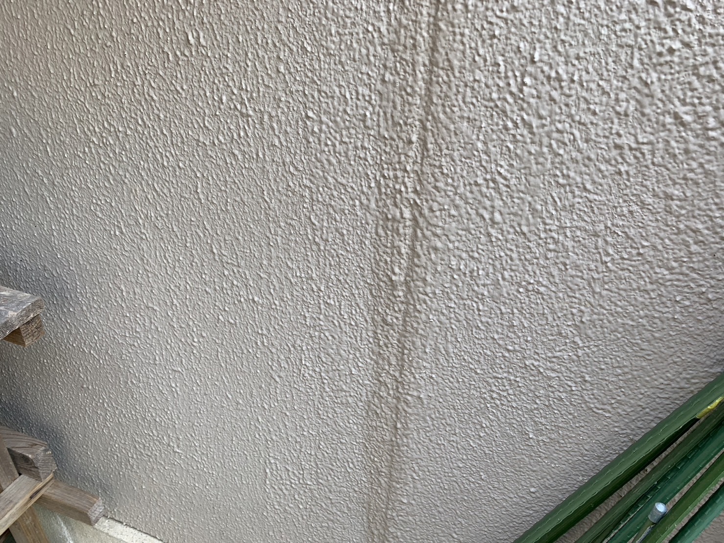 東員町の外壁目地、ブリード