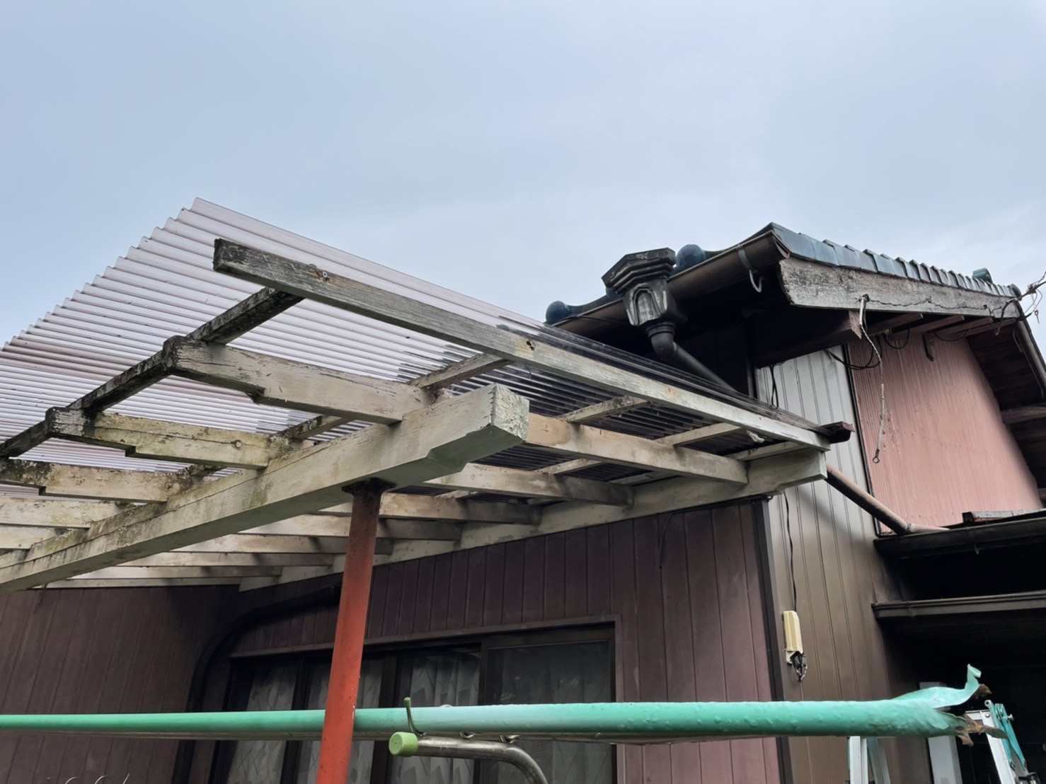 鈴鹿市の波板交換工事