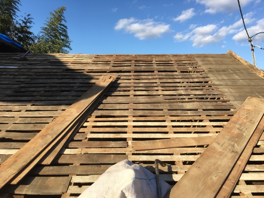 野地板　瓦めくり