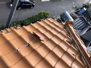 棟瓦破損　桟瓦破損　街の屋根やさん四日市店