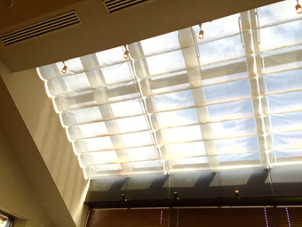 明るく開放的な天窓