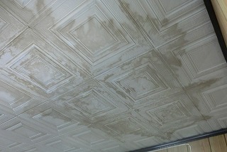 雨漏り　雨染み　街の屋根やさん四日市店　鈴鹿市