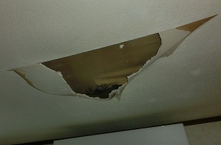 ベランダ雨漏り　天井腐食　町の屋根やさん四日市店　川越町