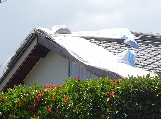 台風被害　屋根部破損　街の屋根やさん四日市店　津市