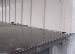 下屋と外壁の取り合い　街の屋根やさん四日市店