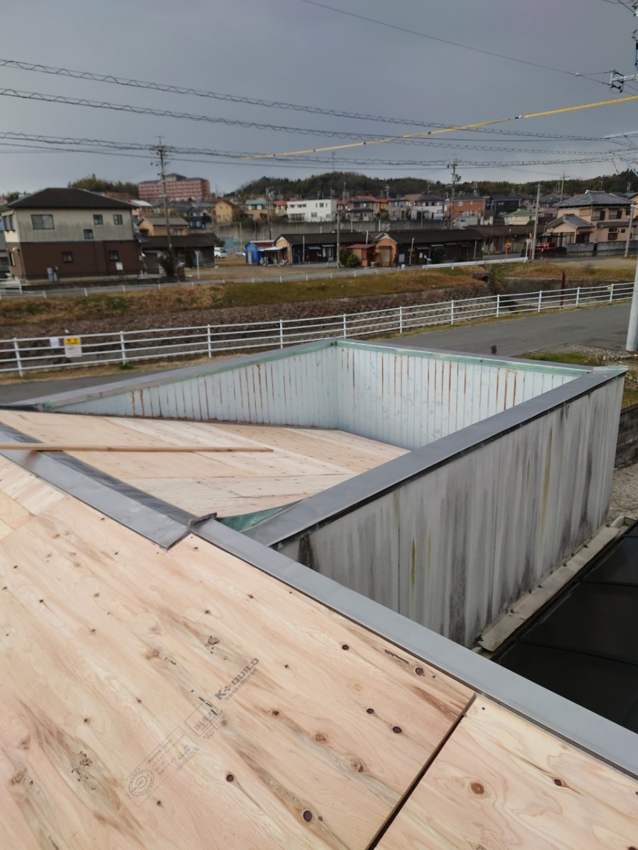 四日市市、カバー工法、雨漏り修理