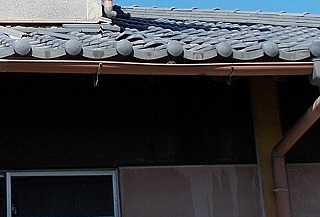 軒天破損　街の屋根やさん四日市店