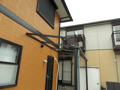 台風被害　街の屋根や四日市