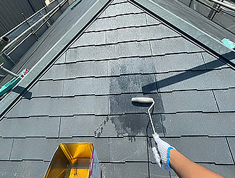 無機塗料で塗装することで屋根材の耐久性を向上させます