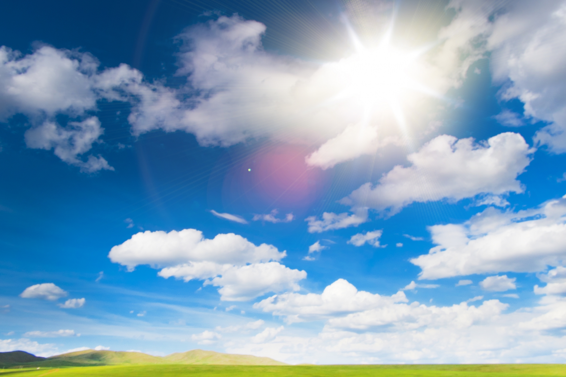 桑名市の方へ夏の空