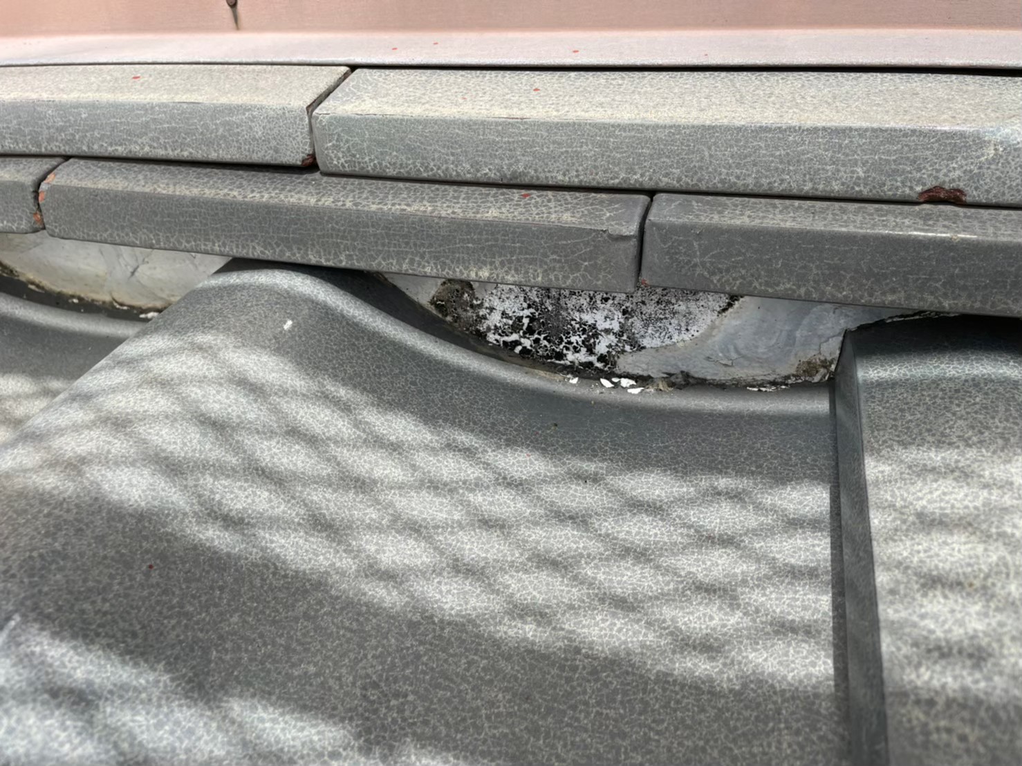 瓦屋根の現場調査