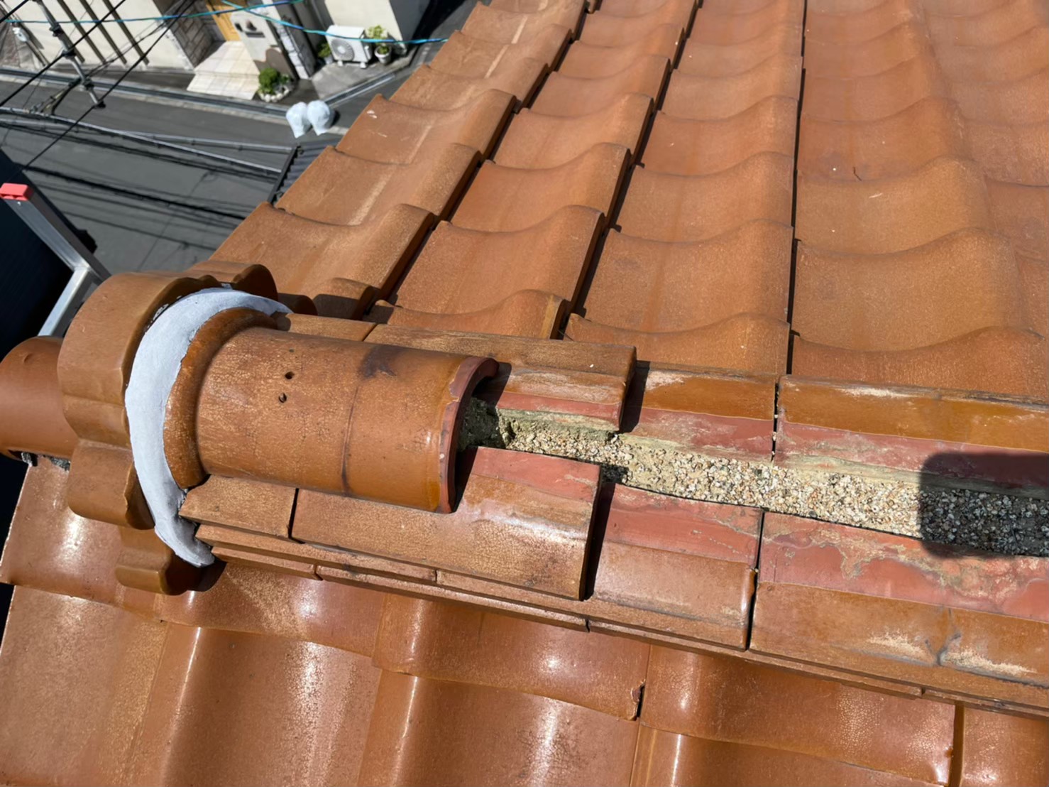 漆喰の劣化で瓦のズレの発症