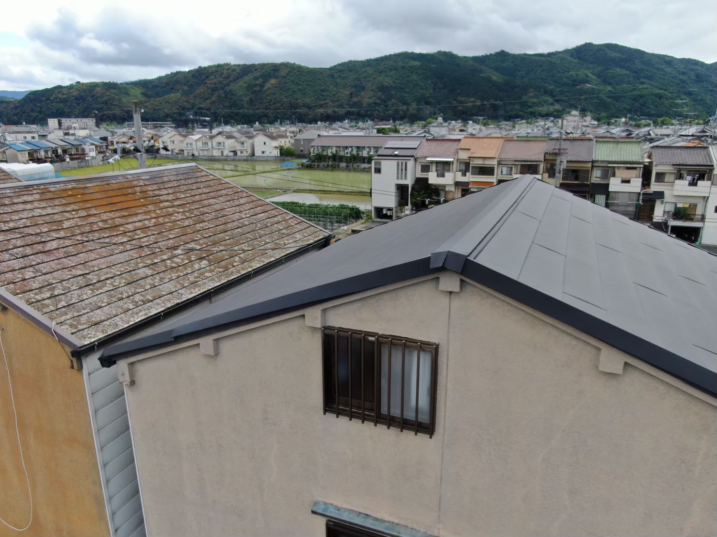 街の屋根やさん 滋賀大津店　スレート屋根 板金破損部
