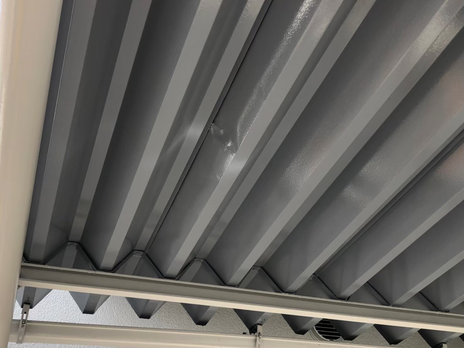 駐車場の屋根の状態