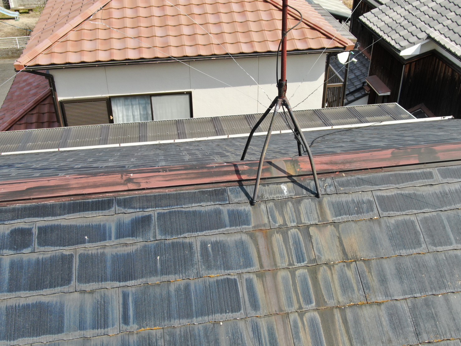 彦根市　スレート屋根の状況