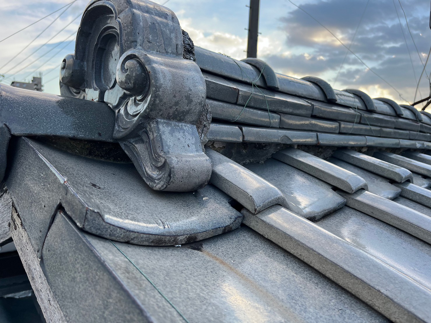 瓦屋根の漆喰´(しっくい)の役割と劣化症状