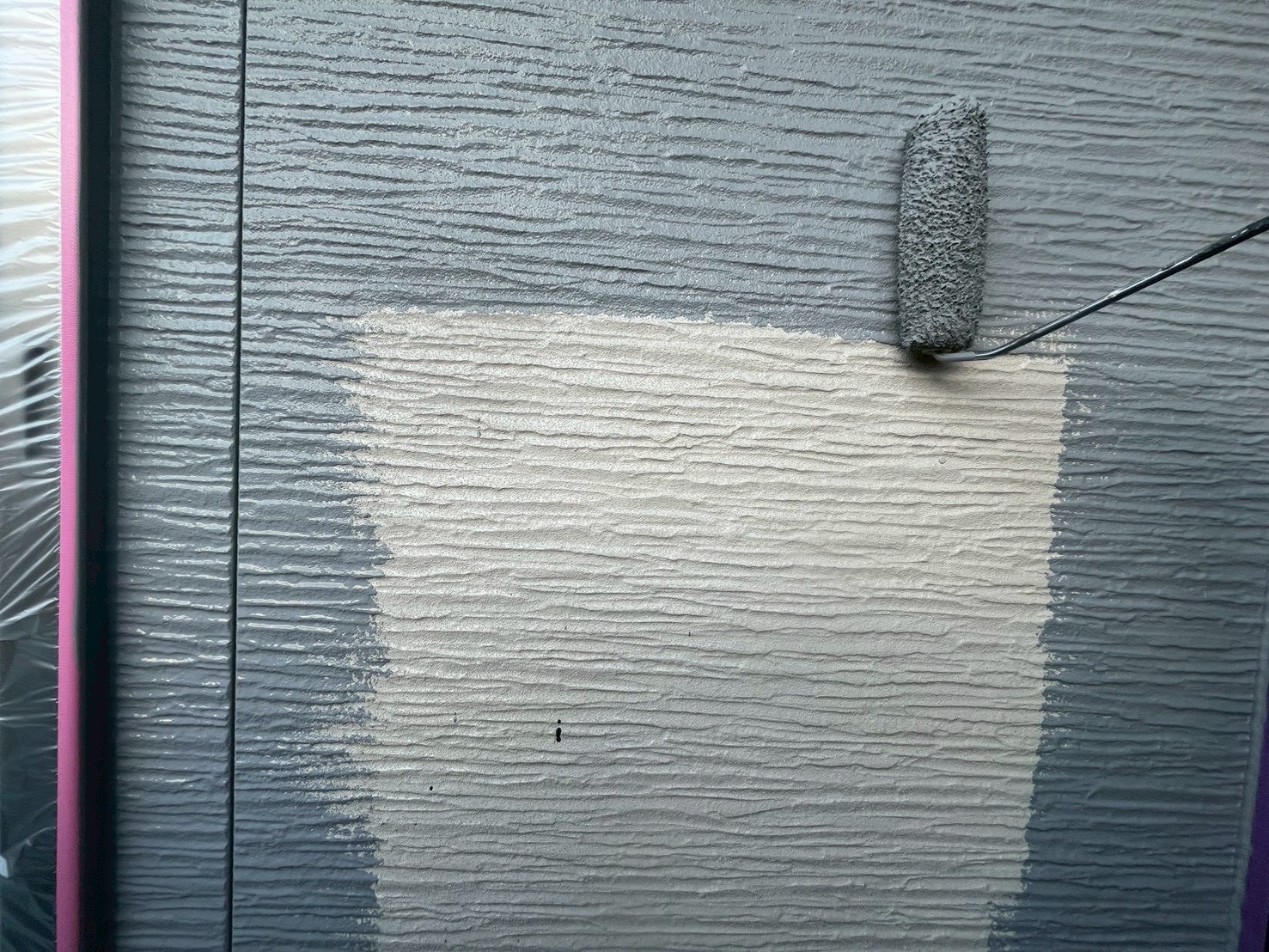 外壁塗装の中塗り・上塗り