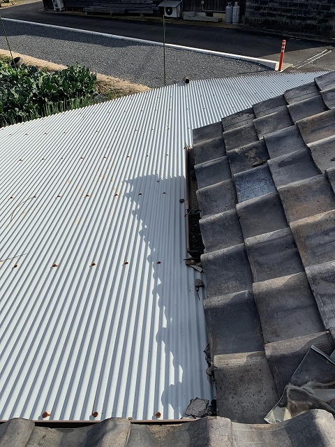 波トタン屋根