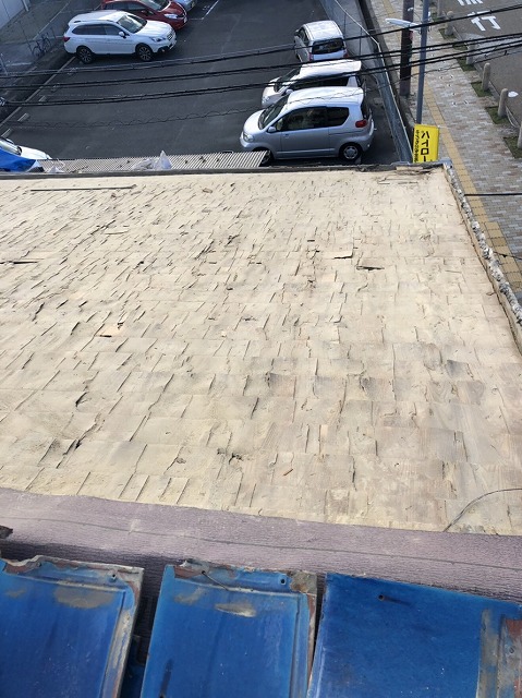 屋根下地