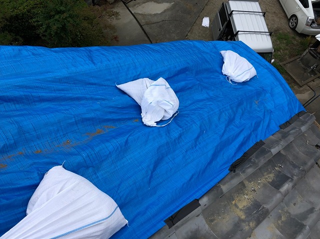 台風被害後の屋根の現場調査