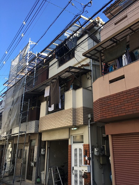 築２０年三階建て