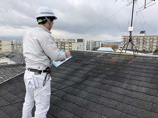 屋根の現場調査