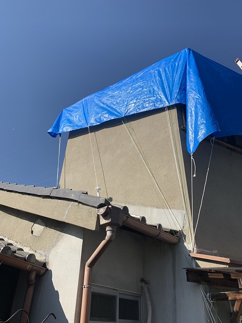 ブルーシート掛け完成