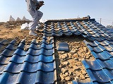 屋根瓦の解体