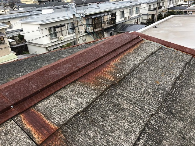 劣化したスレート屋根