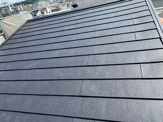 屋根カバー工法完了