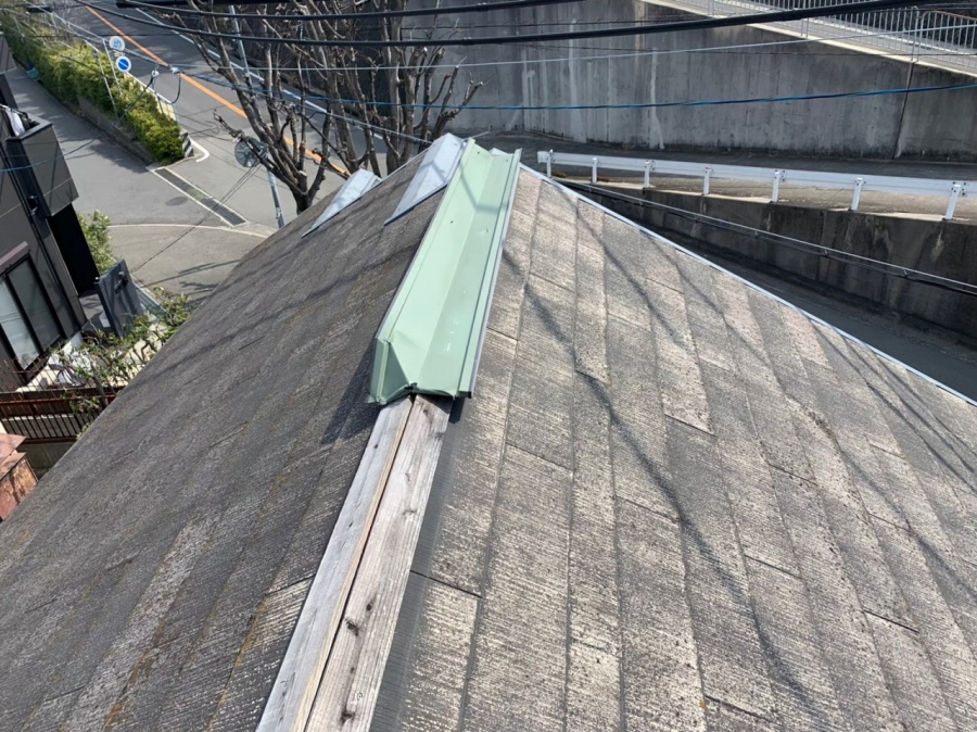 棟板金の破損