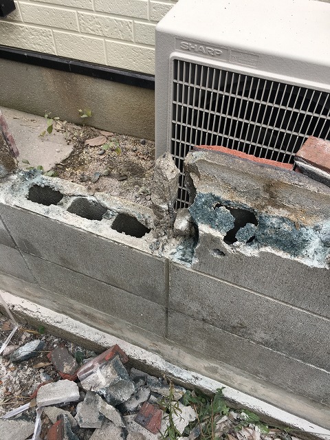 ブロック解体中