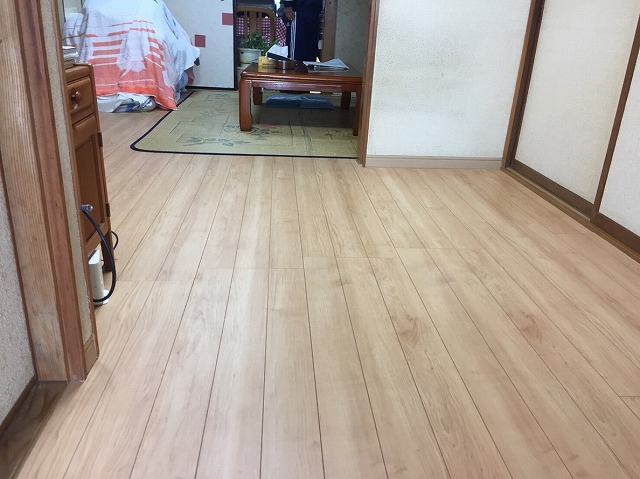フローリング