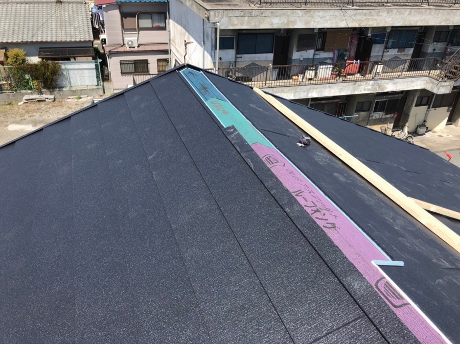 屋根本体貼り