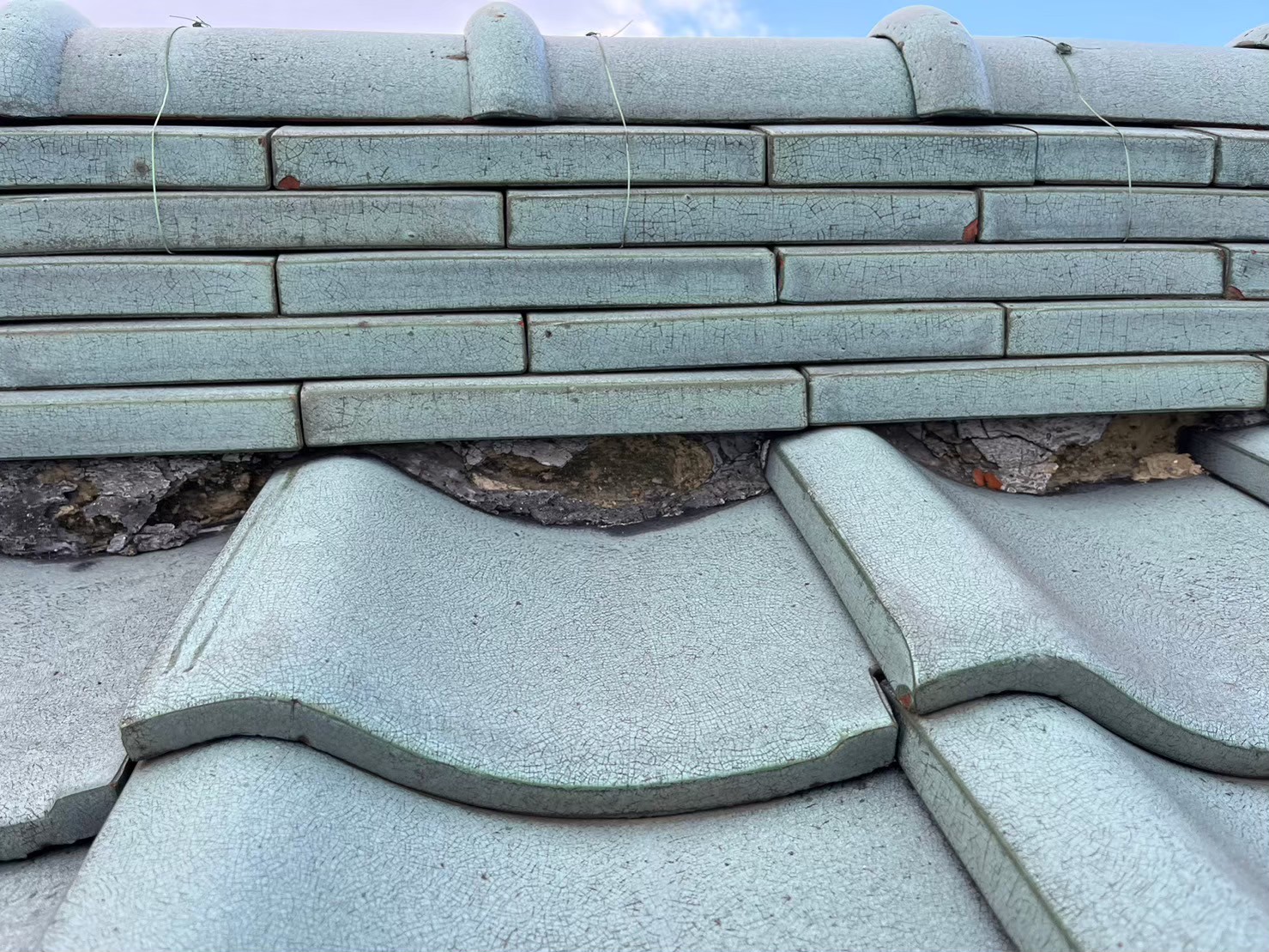 漆喰鬼瓦落下 (10)