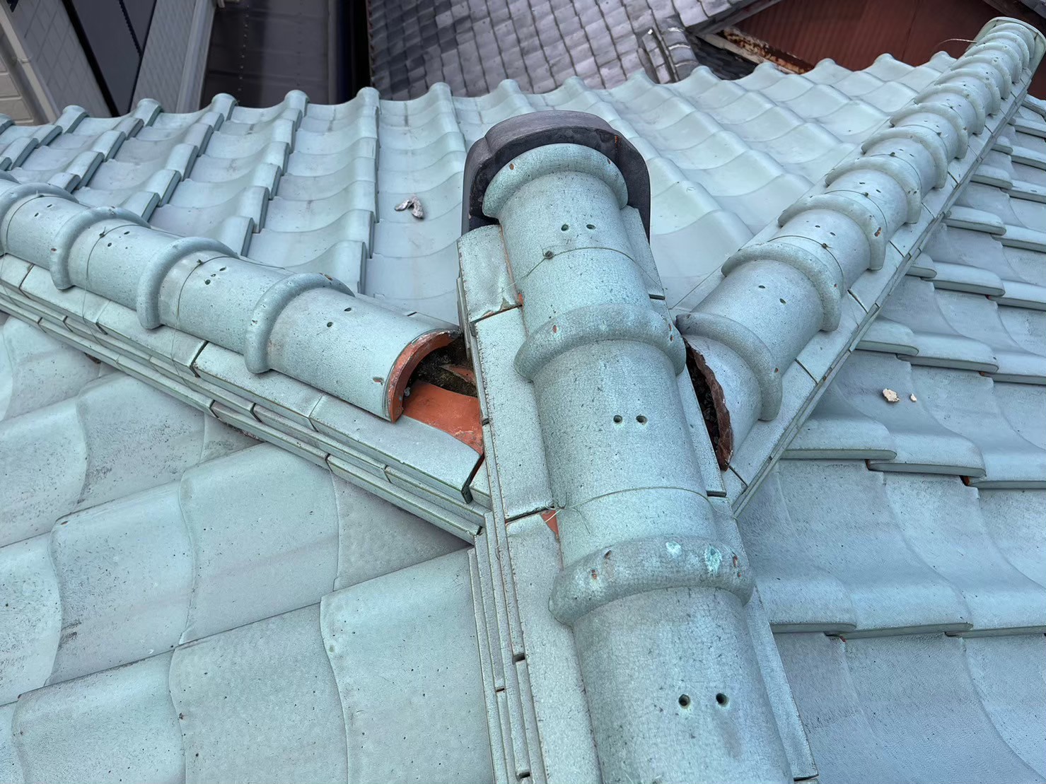 漆喰鬼瓦落下 (2)