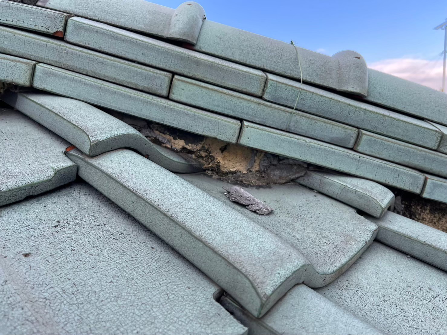 漆喰鬼瓦落下 (9)