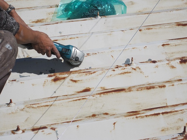 折半屋根　ケレン