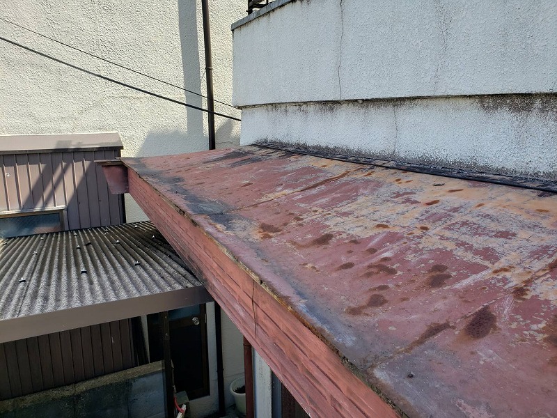 堺市屋根修繕　ガルバニウムでの葺き替えビフォー