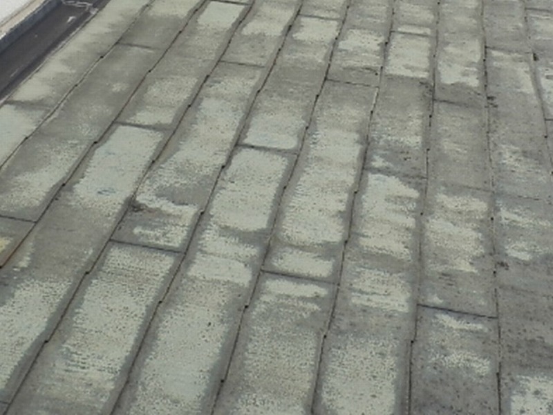 カバー工法施工前の屋根