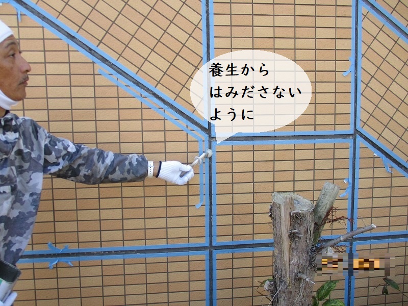 松原市マンションコーキング打ち替え　プライマー塗布