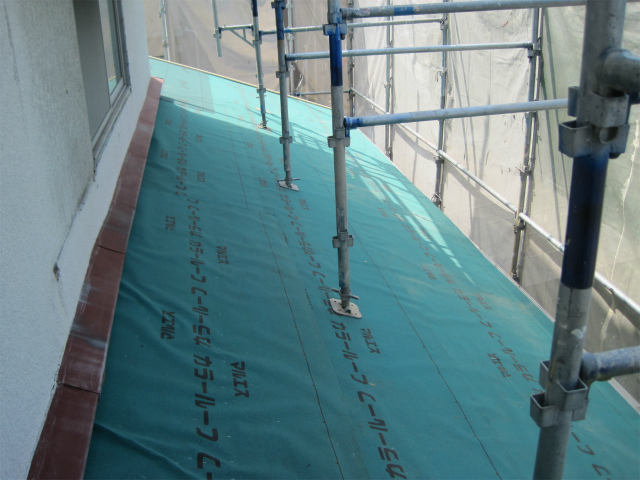 防水シート貼り