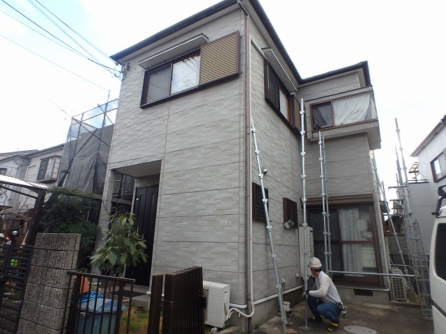 足場組立中