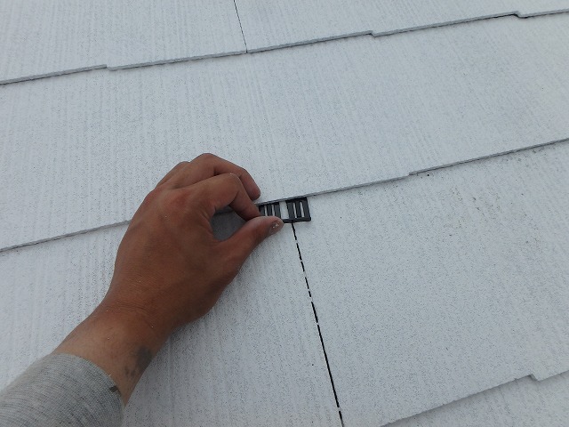 屋根タスペーサー設置