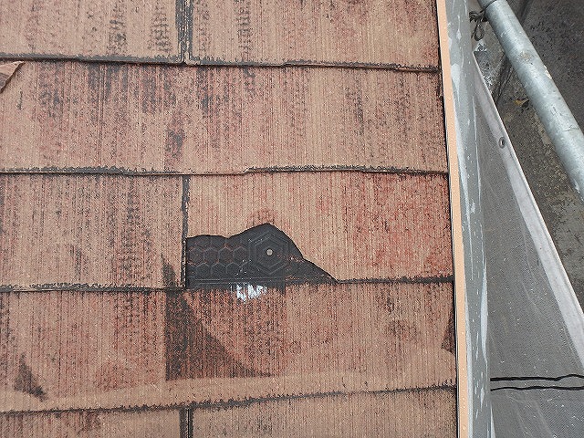 近くで見た破損部