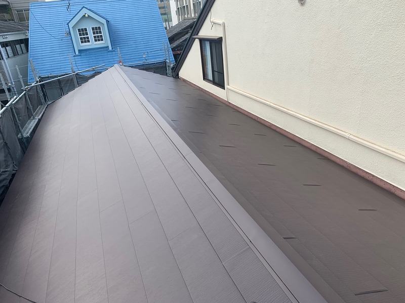 ガルバリウム鋼板貼り付け